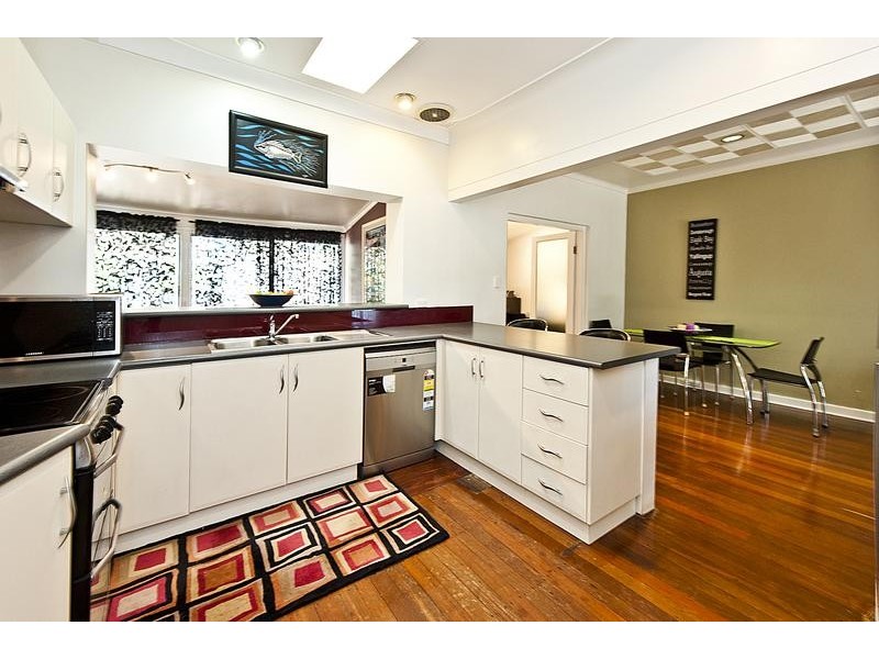 27 Windfield Road, Melville WA 6156