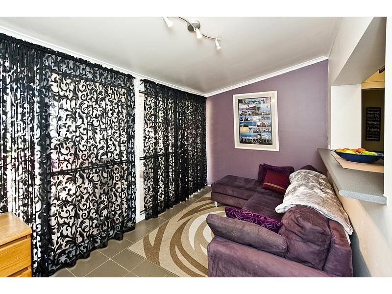 27 Windfield Road, Melville WA 6156