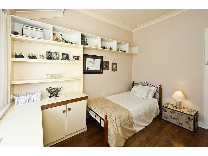 27 Windfield Road, Melville WA 6156