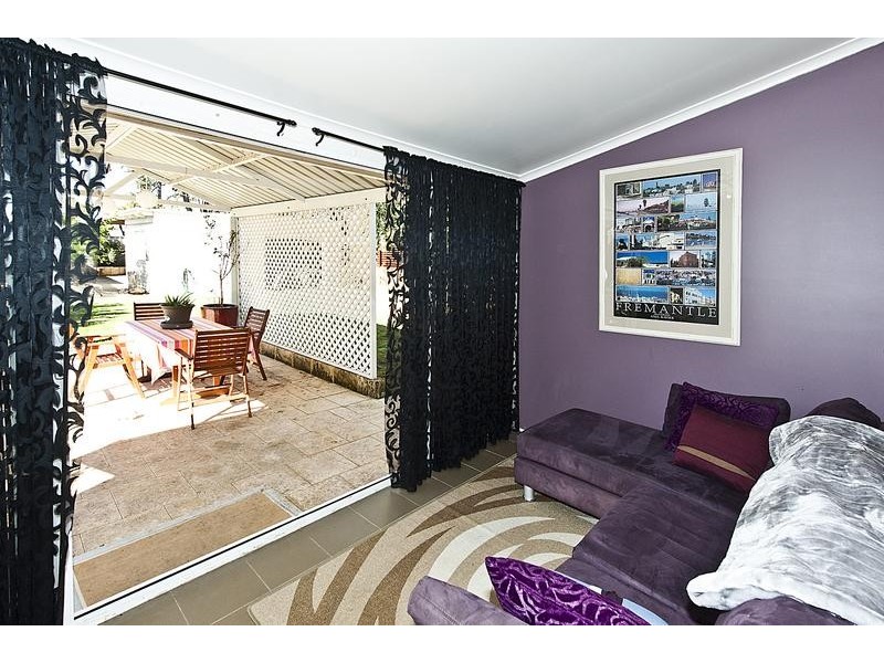 27 Windfield Road, Melville WA 6156