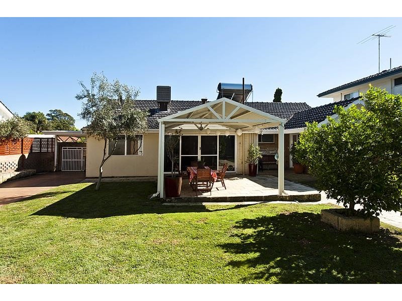 27 Windfield Road, Melville WA 6156