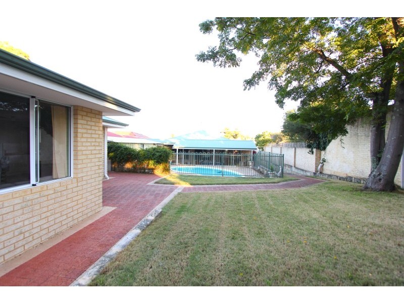 26 Third Street, Bicton WA 6157