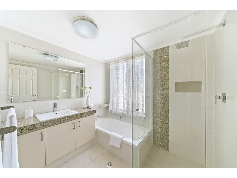 2 Blakers Ridge, Winthrop WA 6150