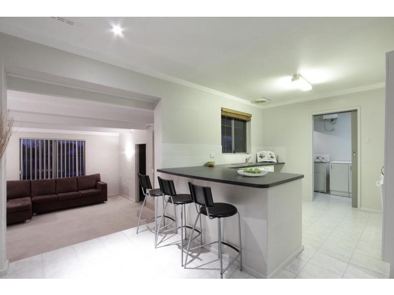 8 Cameron Way, Kardinya WA 6163