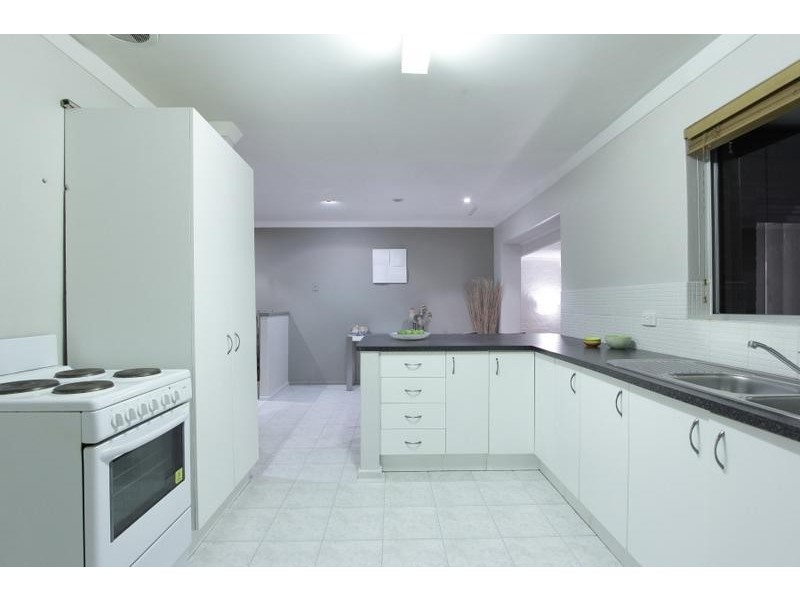 8 Cameron Way, Kardinya WA 6163