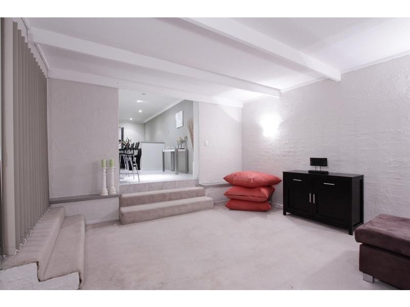 8 Cameron Way, Kardinya WA 6163