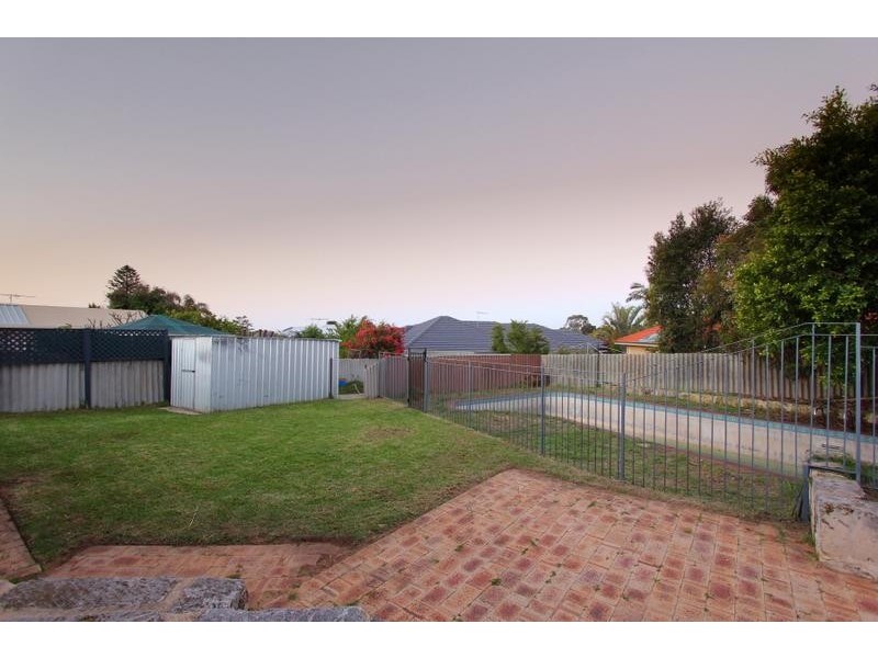 8 Cameron Way, Kardinya WA 6163