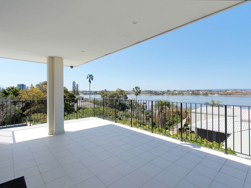 22 Rookwood Street, Mount Pleasant WA 6153