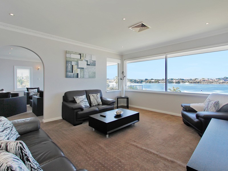 22 Rookwood Street, Mount Pleasant WA 6153