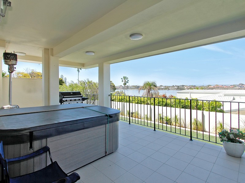 22 Rookwood Street, Mount Pleasant WA 6153