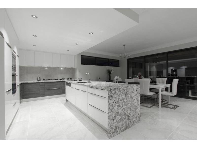 7 Podman Loop, North Coogee WA 6163