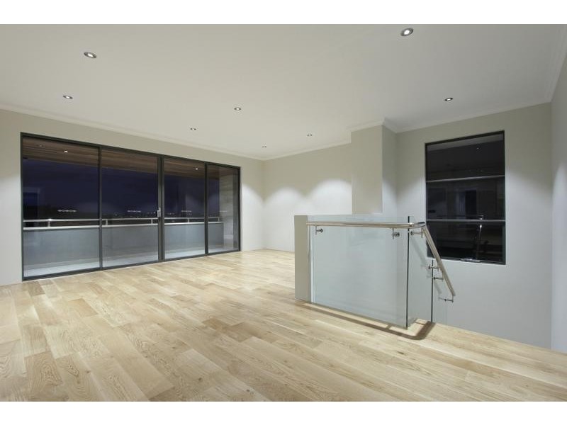 7 Podman Loop, North Coogee WA 6163