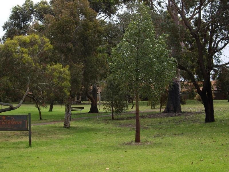 4/9 Groves Avenue, Attadale WA 6156