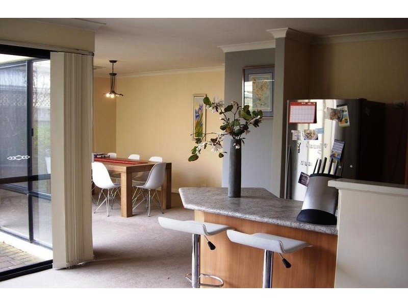 4/9 Groves Avenue, Attadale WA 6156