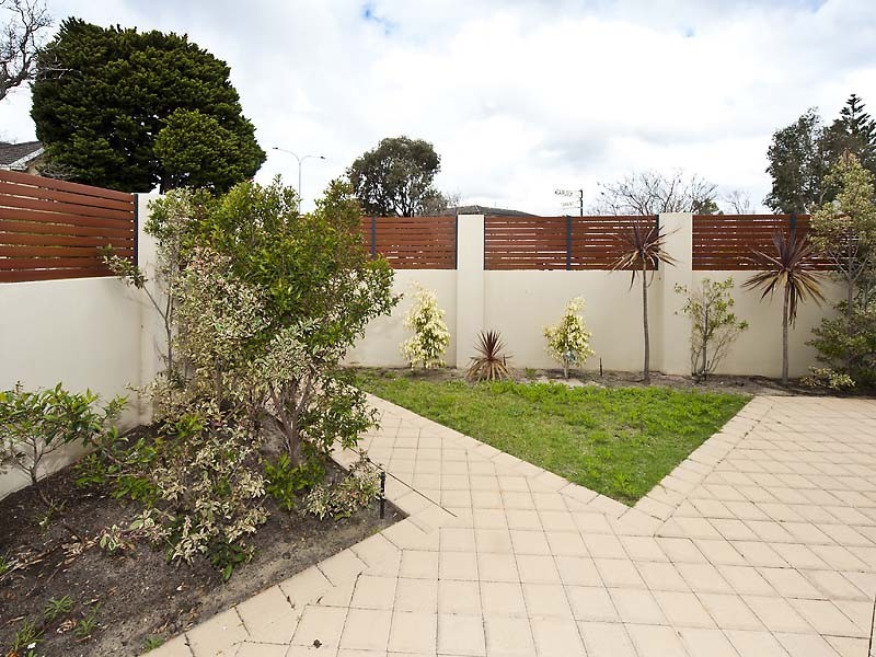 69D Gairloch Street, Applecross WA 6153