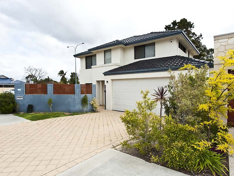 69D Gairloch Street, Applecross WA 6153