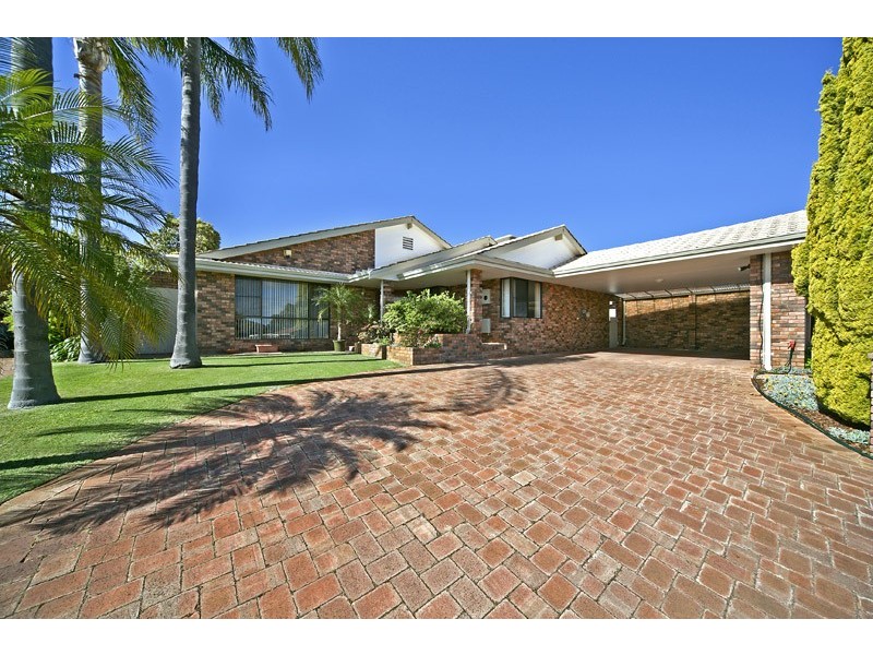 11 Chesters Way, Winthrop WA 6150