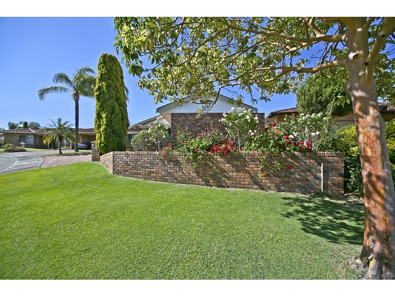 11 Chesters Way, Winthrop WA 6150