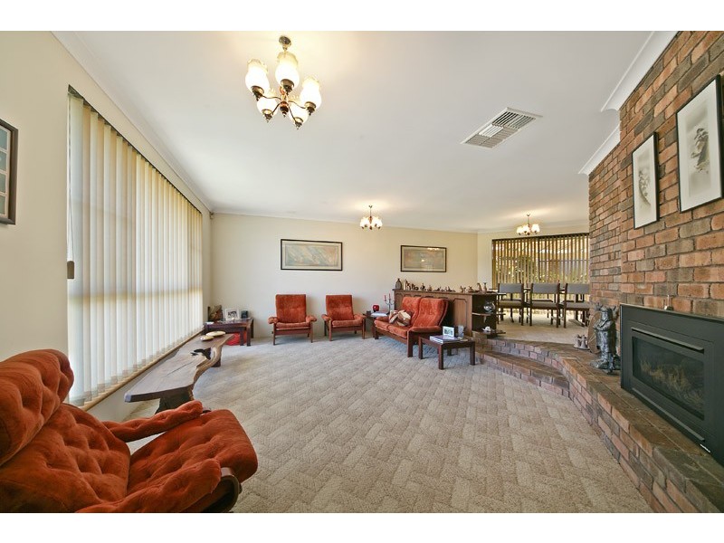 11 Chesters Way, Winthrop WA 6150