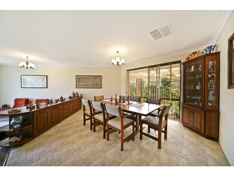 11 Chesters Way, Winthrop WA 6150