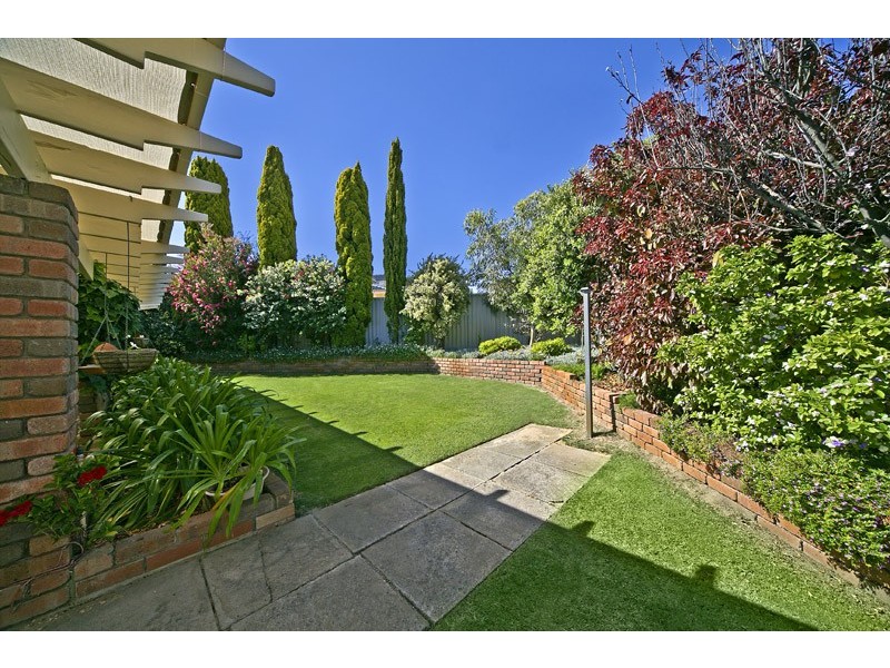 11 Chesters Way, Winthrop WA 6150