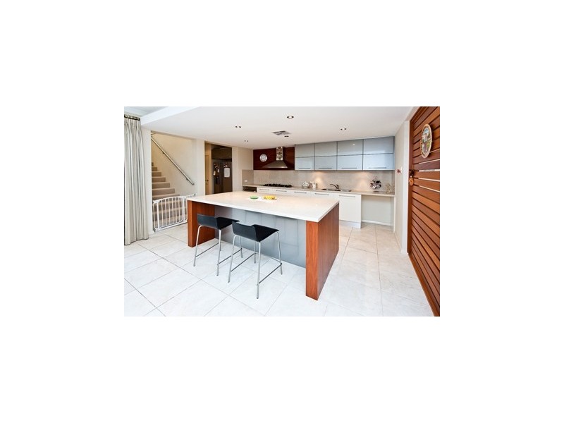 4 Bernier Rise, North Coogee WA 6163