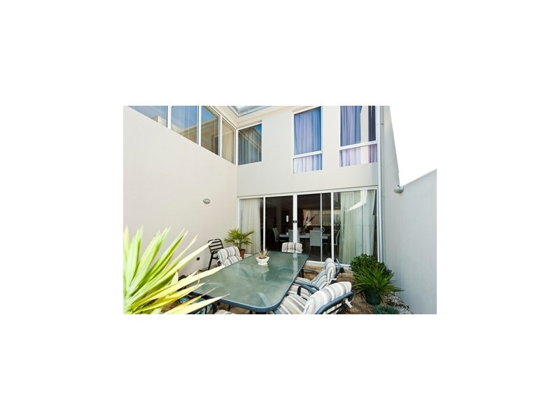 4 Bernier Rise, North Coogee WA 6163