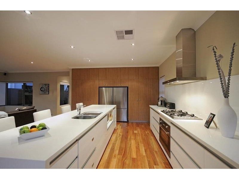 27 Bristol Avenue, Bicton WA 6157