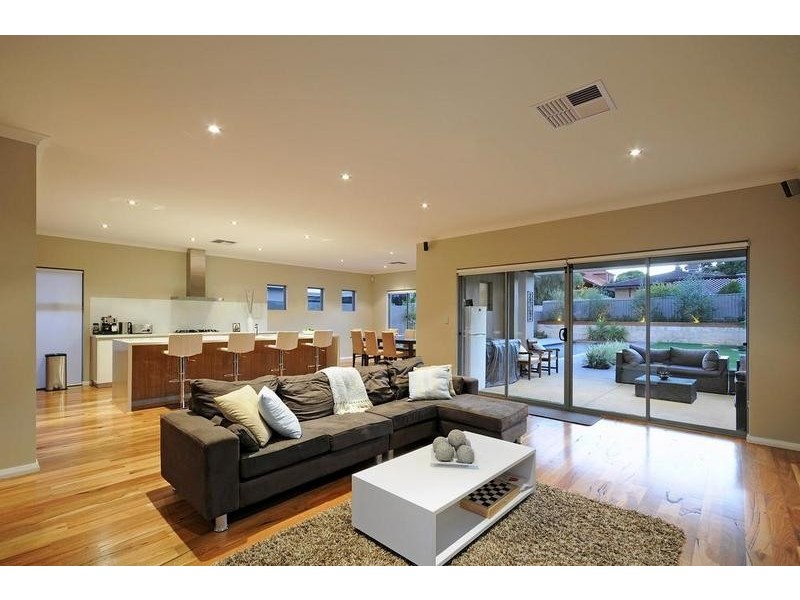 27 Bristol Avenue, Bicton WA 6157