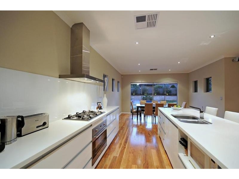 27 Bristol Avenue, Bicton WA 6157