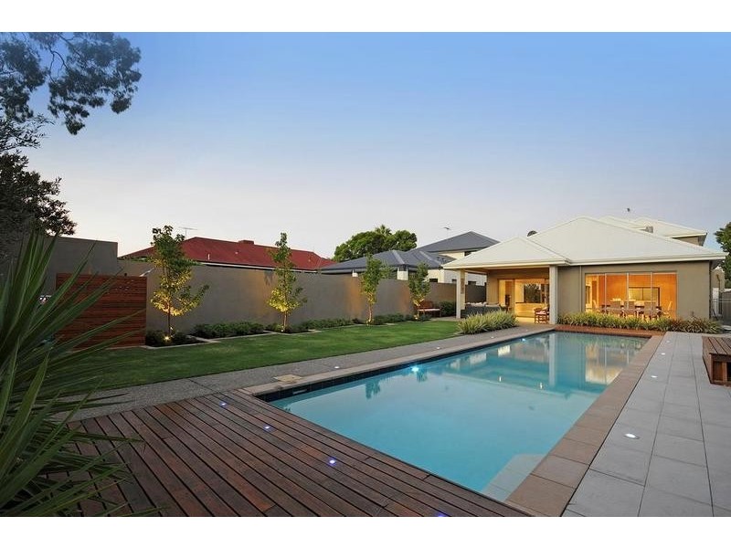 27 Bristol Avenue, Bicton WA 6157