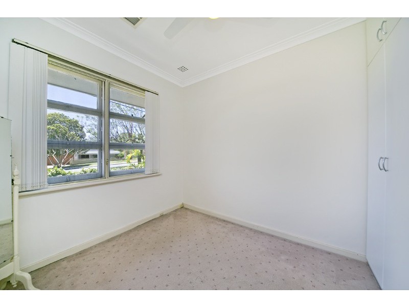 65 Redwood Crescent, Melville WA 6156
