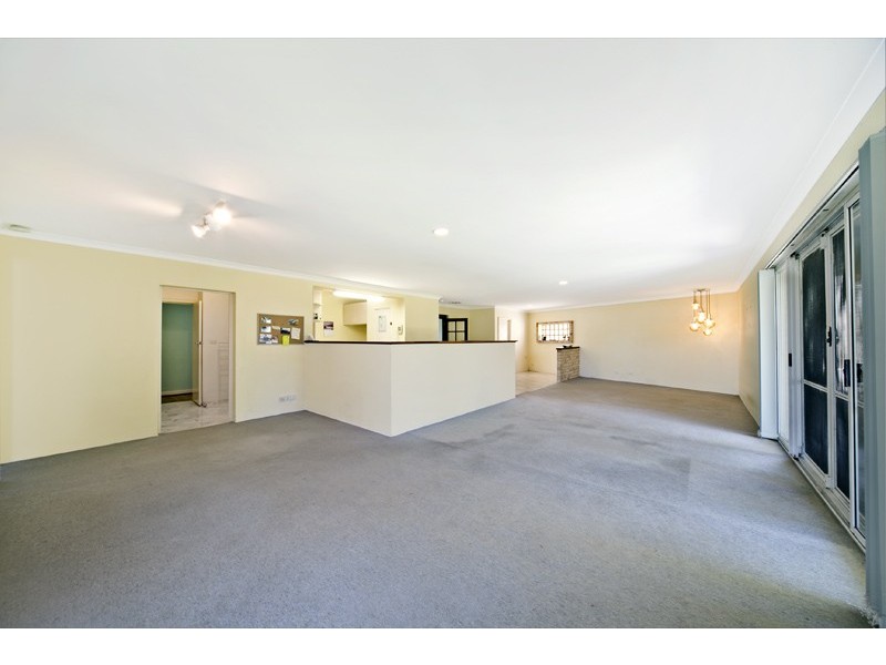 65 Redwood Crescent, Melville WA 6156