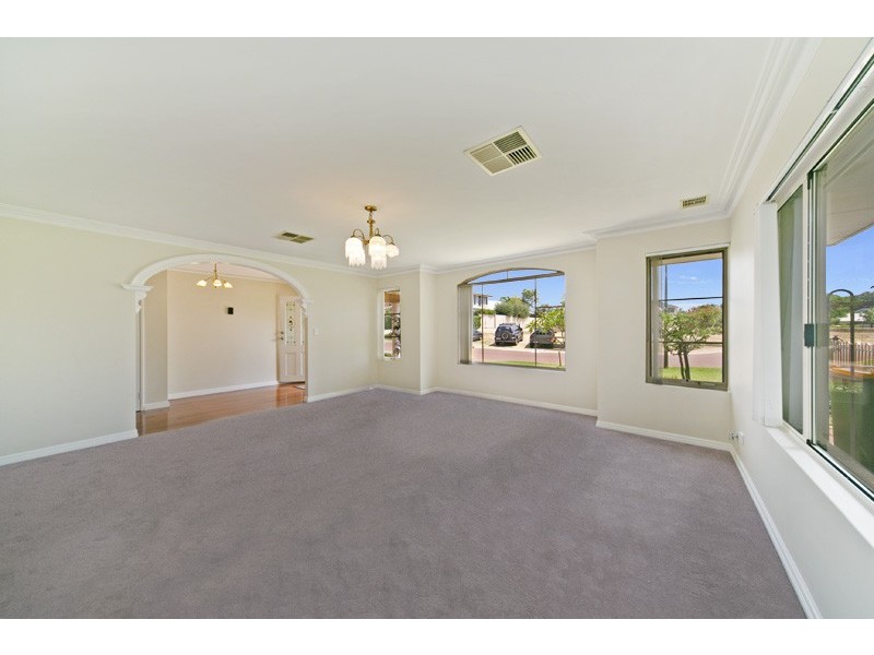 17 Moonlight Cove, Brentwood WA 6153