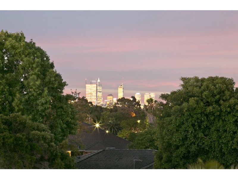 17 Rankin Way, Booragoon WA 6154