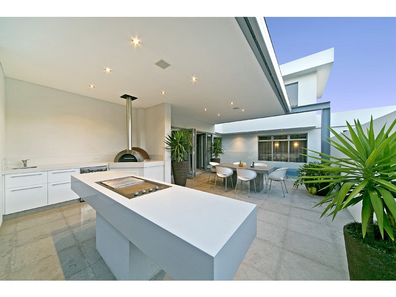 7C Nairn Road, Applecross WA 6153