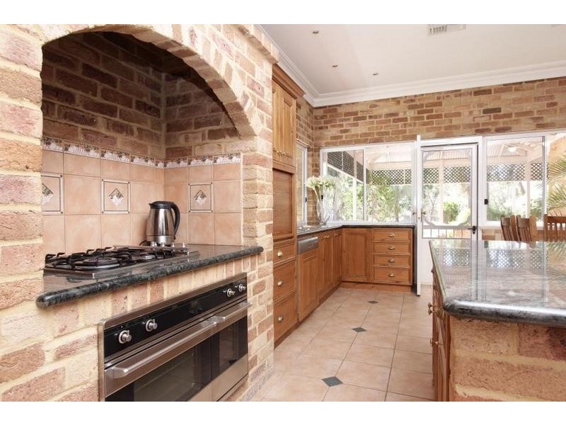 38 Hausen Court, Banjup WA 6164