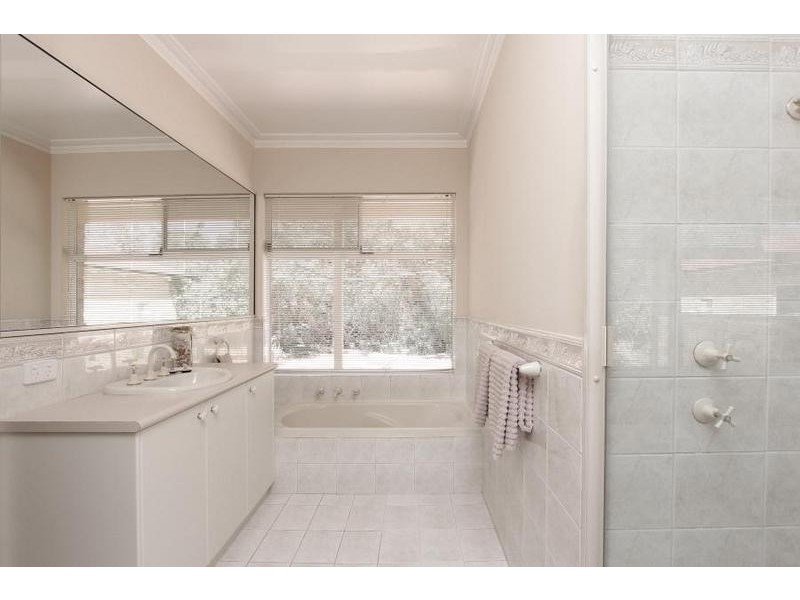 38 Hausen Court, Banjup WA 6164