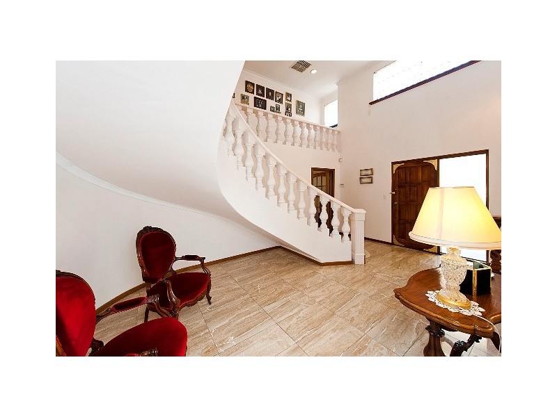 25 Rintoul Loop, Booragoon WA 6154