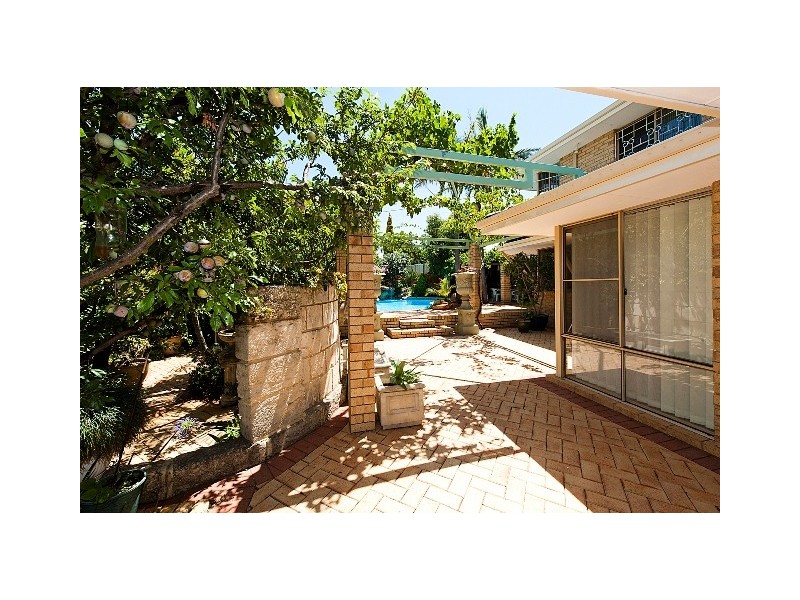 25 Rintoul Loop, Booragoon WA 6154