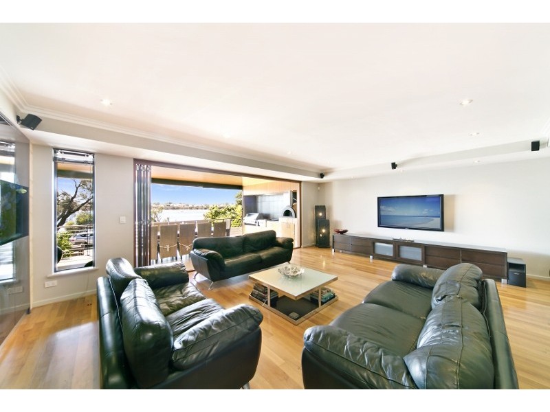 27A The Esplanade, Mount Pleasant WA 6153