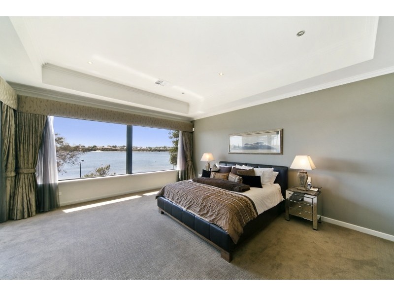 27A The Esplanade, Mount Pleasant WA 6153