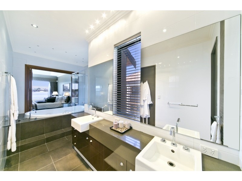 27A The Esplanade, Mount Pleasant WA 6153