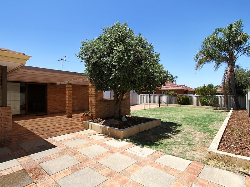 17 Tralee Way, Waterford WA 6152