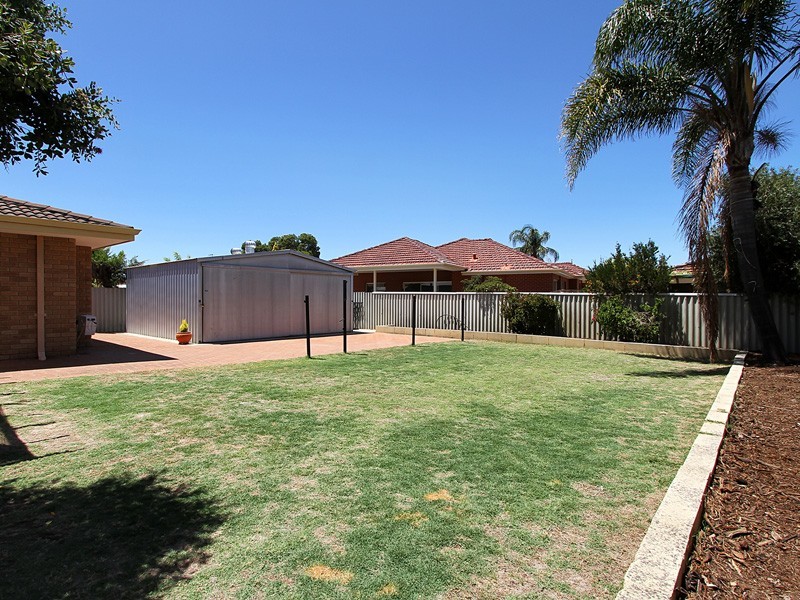 17 Tralee Way, Waterford WA 6152