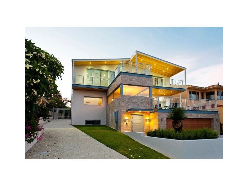 18 Doongalla Road, Attadale WA 6156