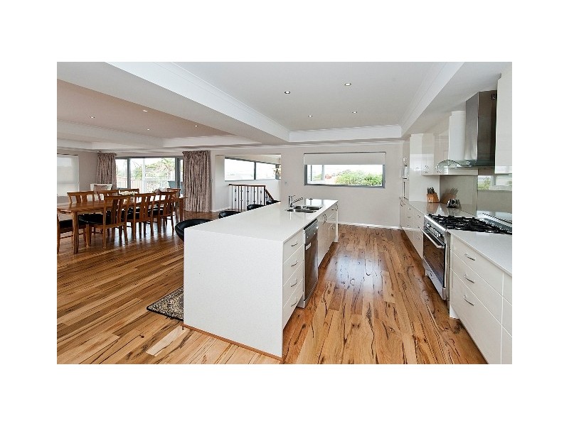 18 Doongalla Road, Attadale WA 6156