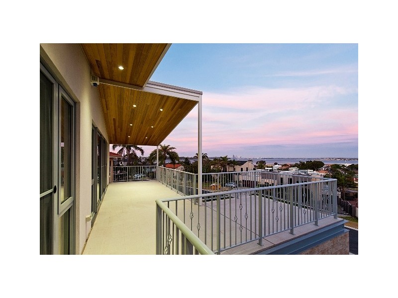 18 Doongalla Road, Attadale WA 6156