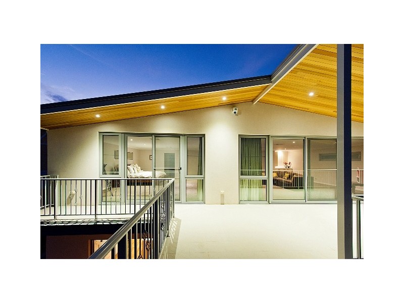 18 Doongalla Road, Attadale WA 6156