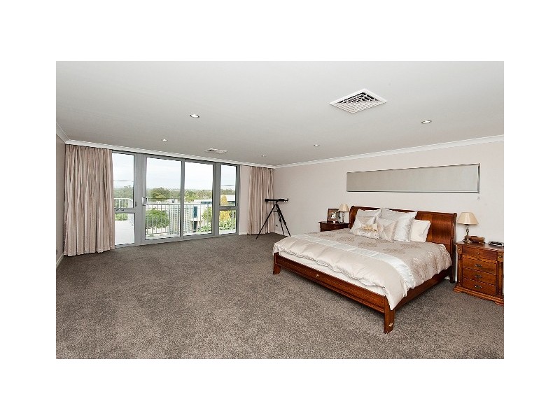 18 Doongalla Road, Attadale WA 6156